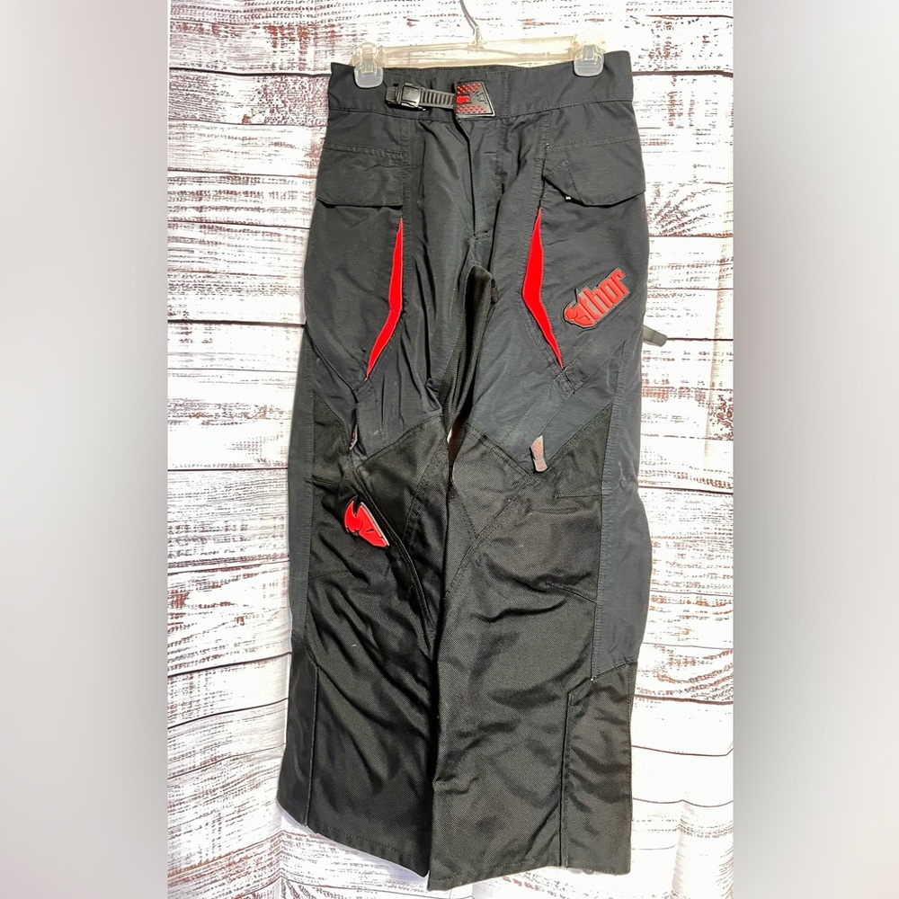 VGUC Thor motocross riding pants. Size 28.  116M